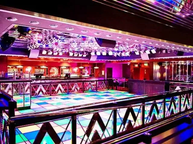 Oceana Southampton Disco mad man - YouTube