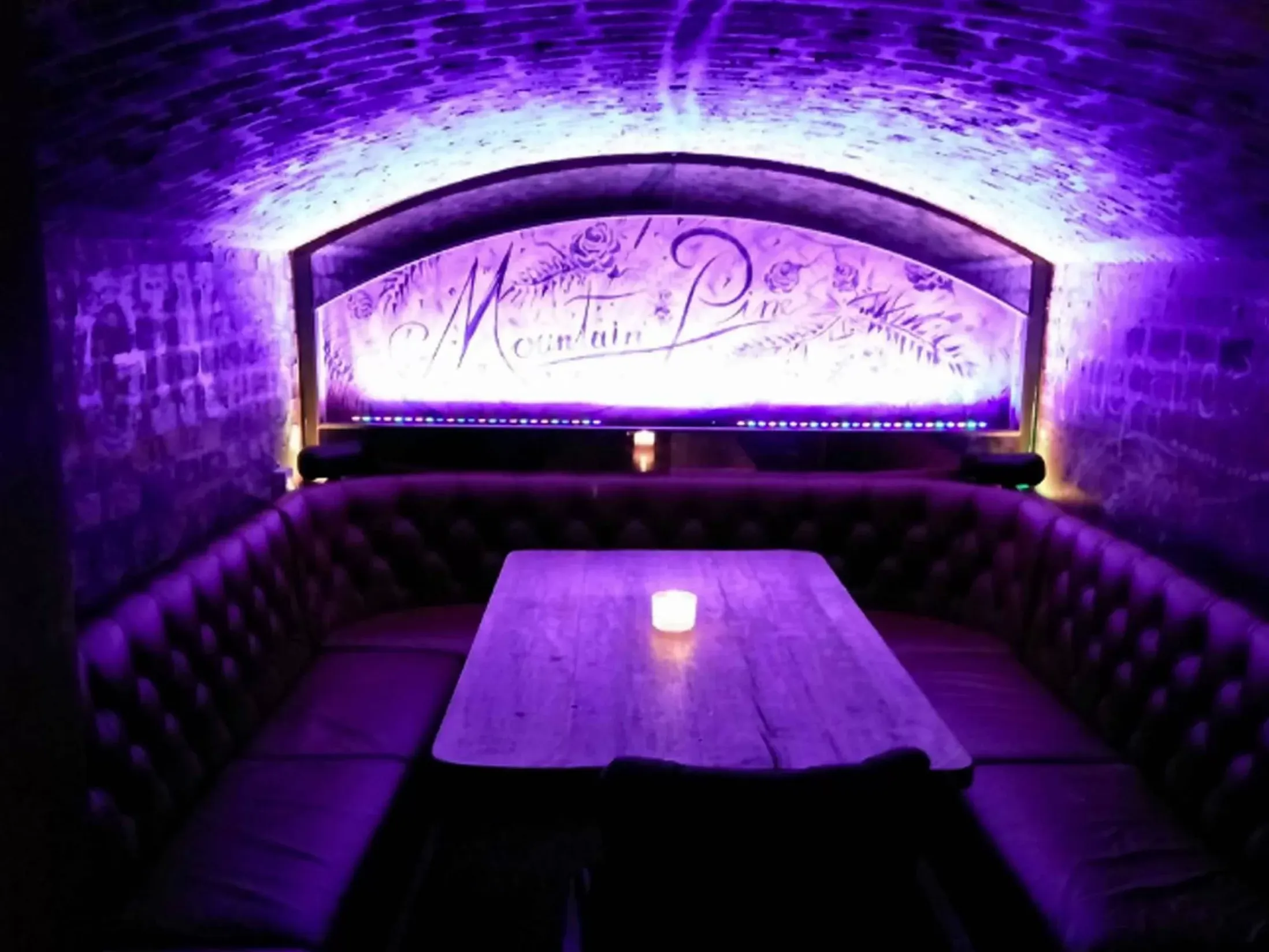 Best Stag Do Bars in Edinburgh - Heads & Tails Gin Bar