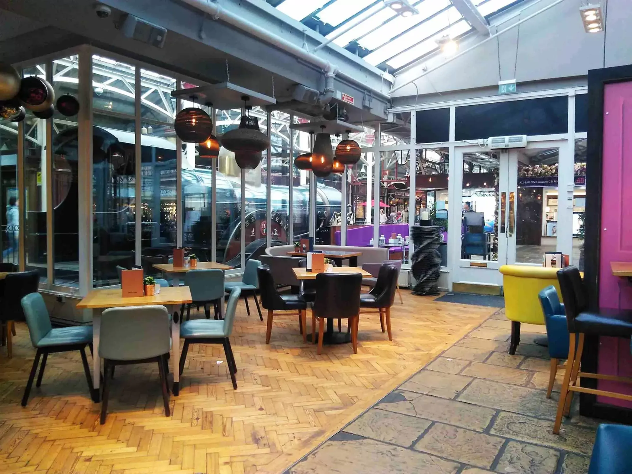 Best Bars in Windsor - All Bar One
