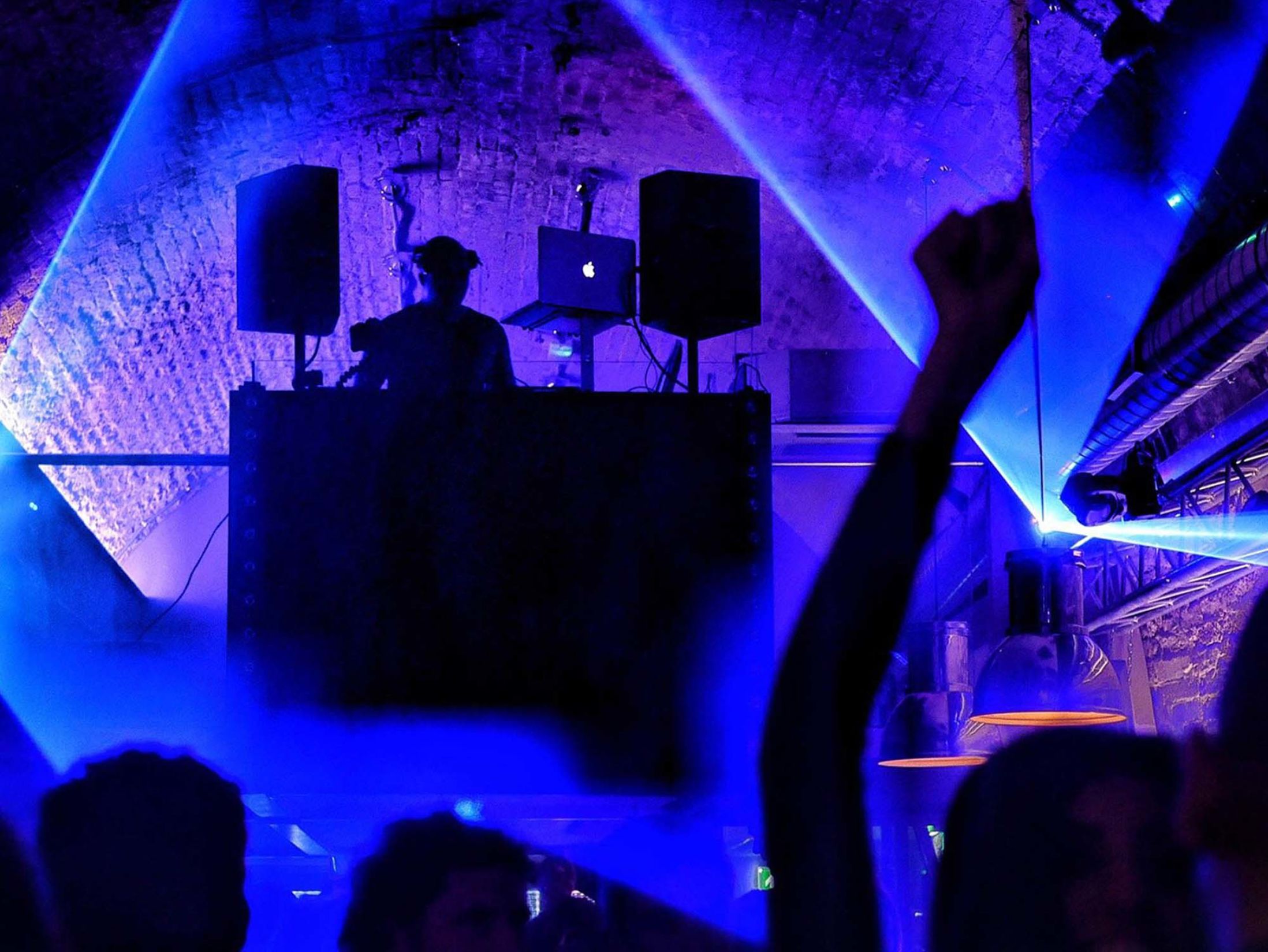 Best Bars in Windsor 9 Bars in Windsor to Visit