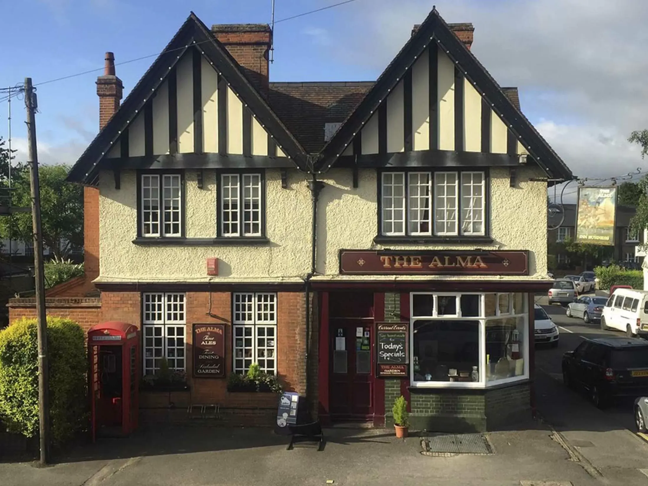 Best Pubs in Windsor - The Alma