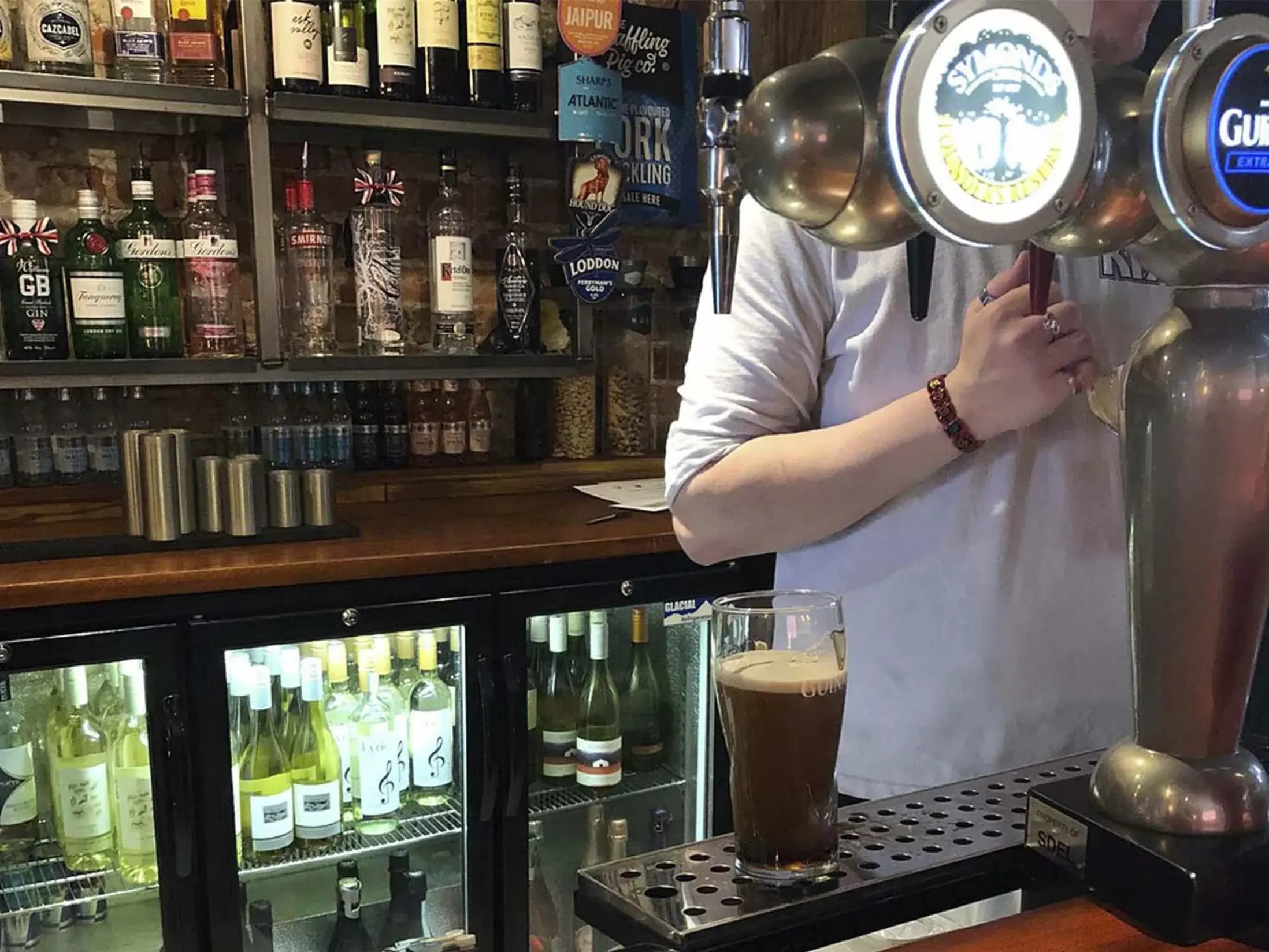 Best Pubs in Windsor - The Henry VI