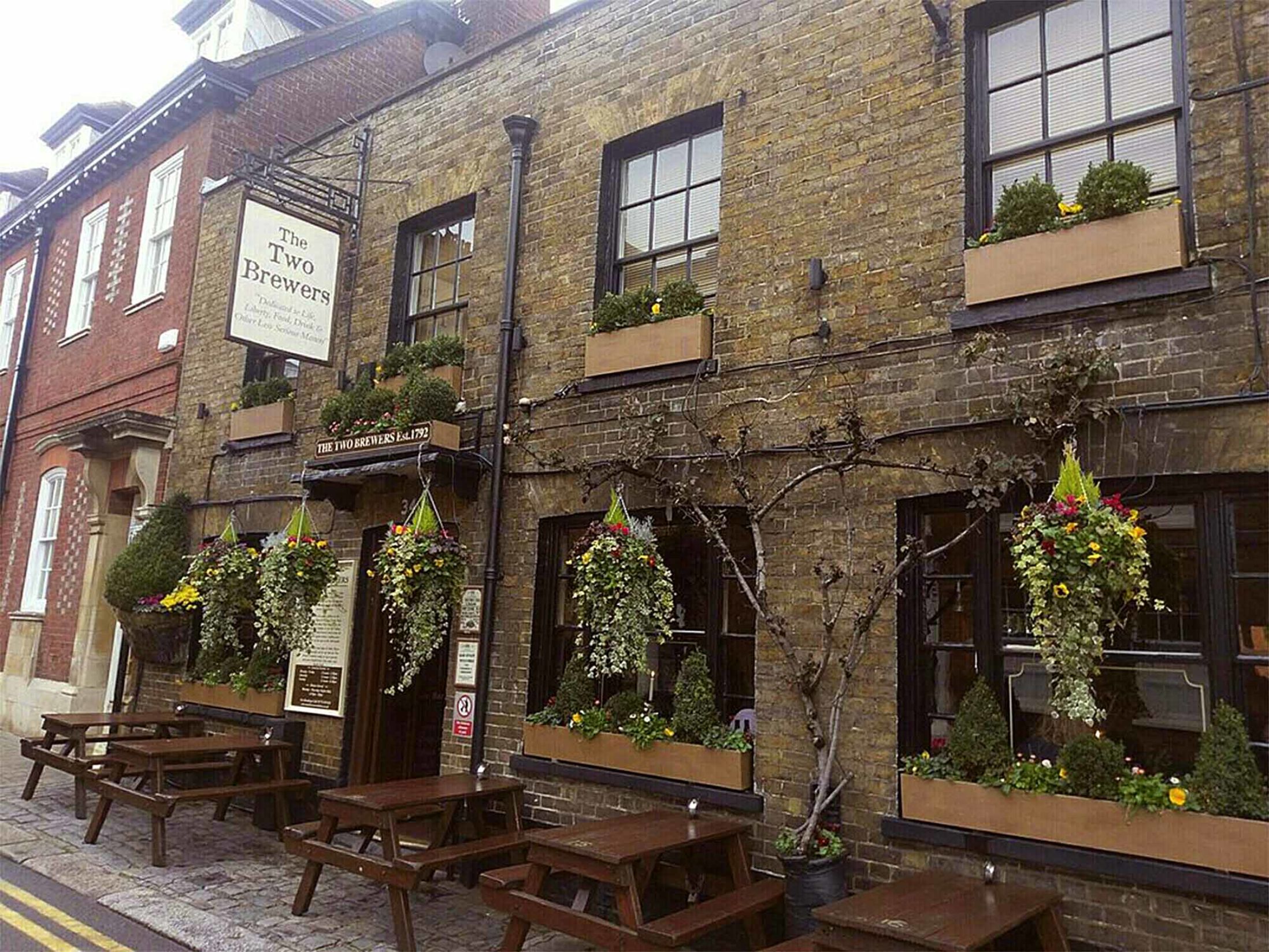 Best Pubs in Windsor - The Two Brewers