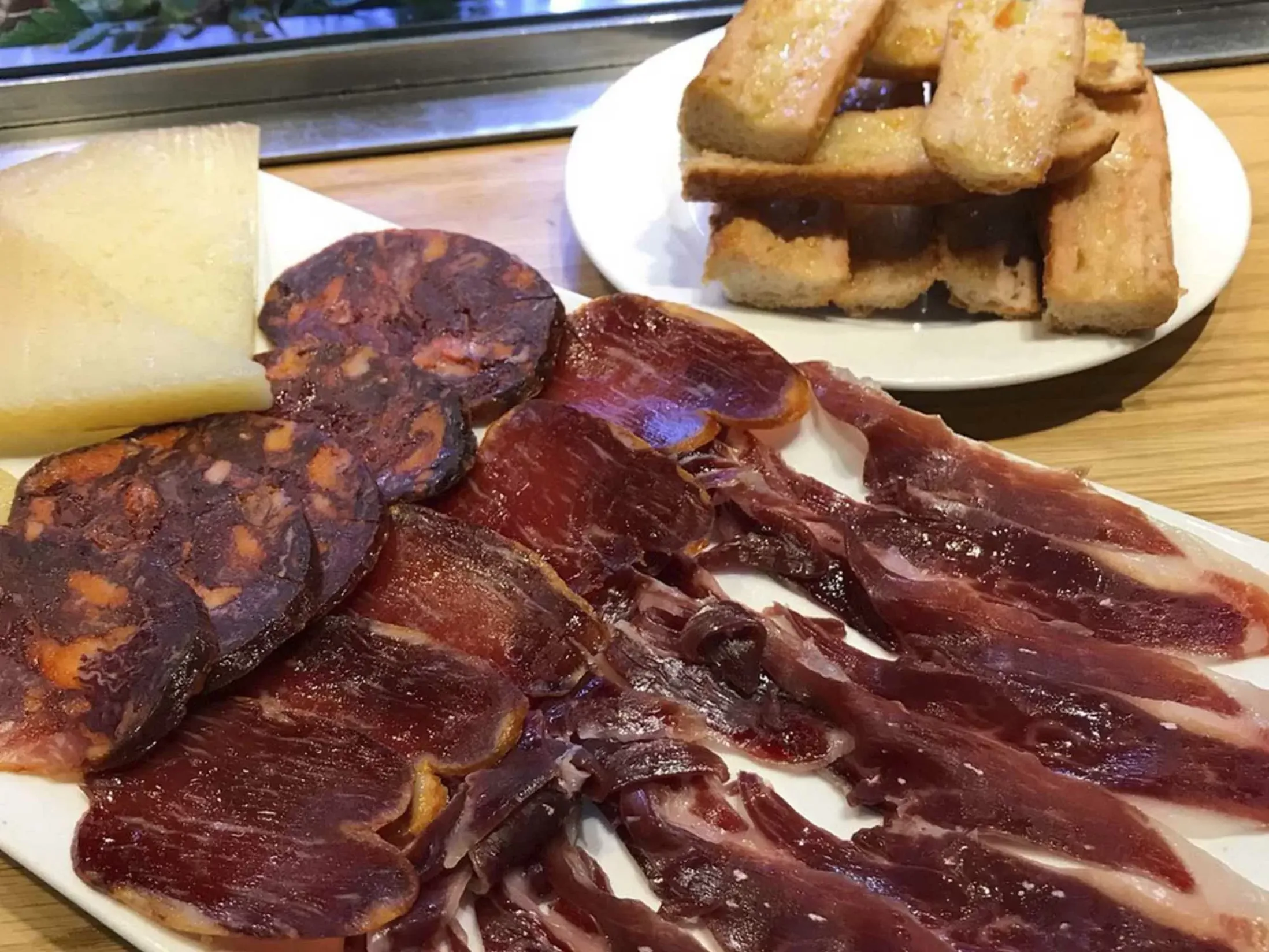 Best Tapas Restaurants in Barcelona - Cerveceria Catalana