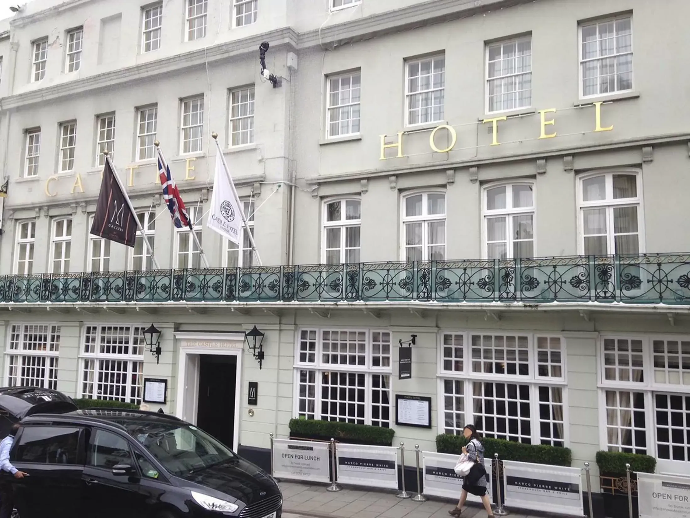 Cheap Hotels in Windsor - Castle Hotel