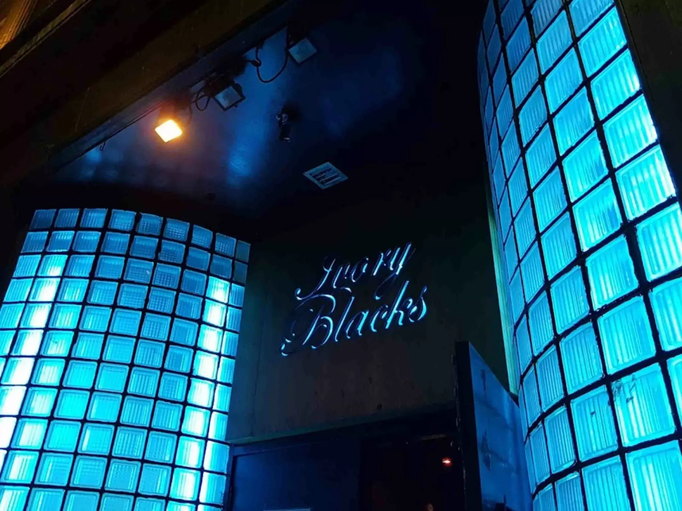 Best Bars in Glasgow - Ivory Blacks