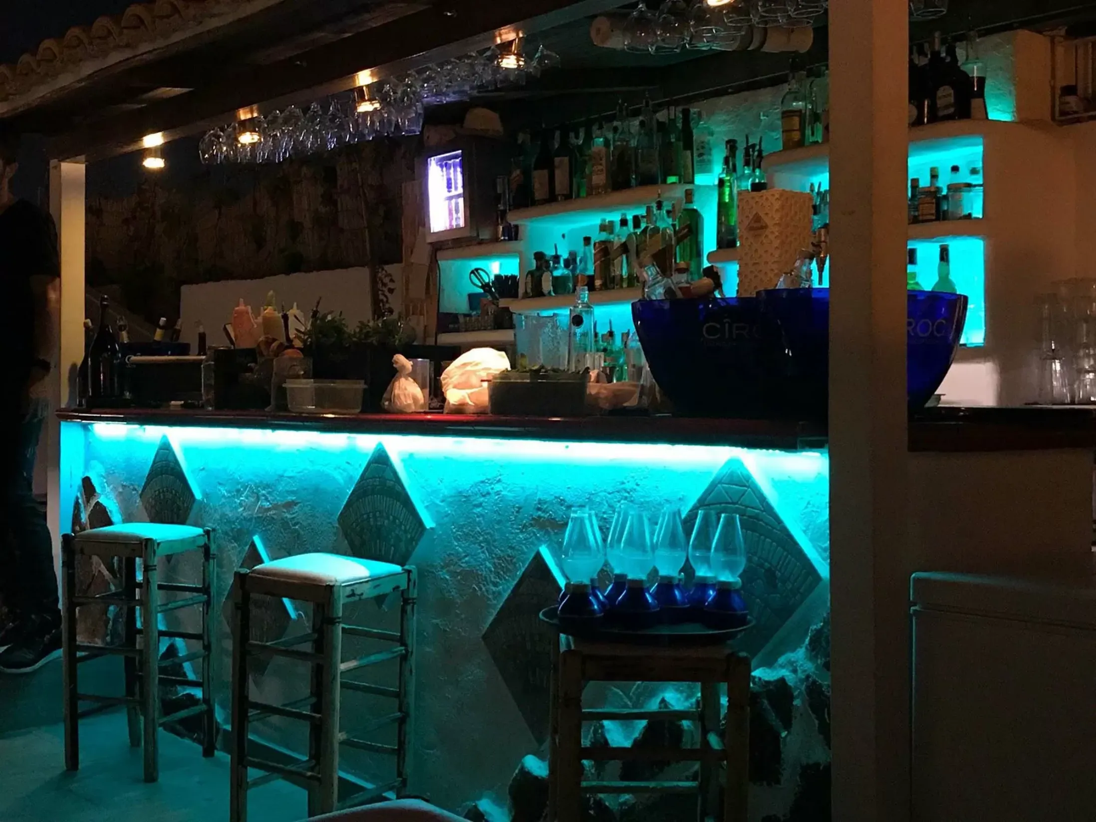 Best Bars in Ibiza - Tirapallá