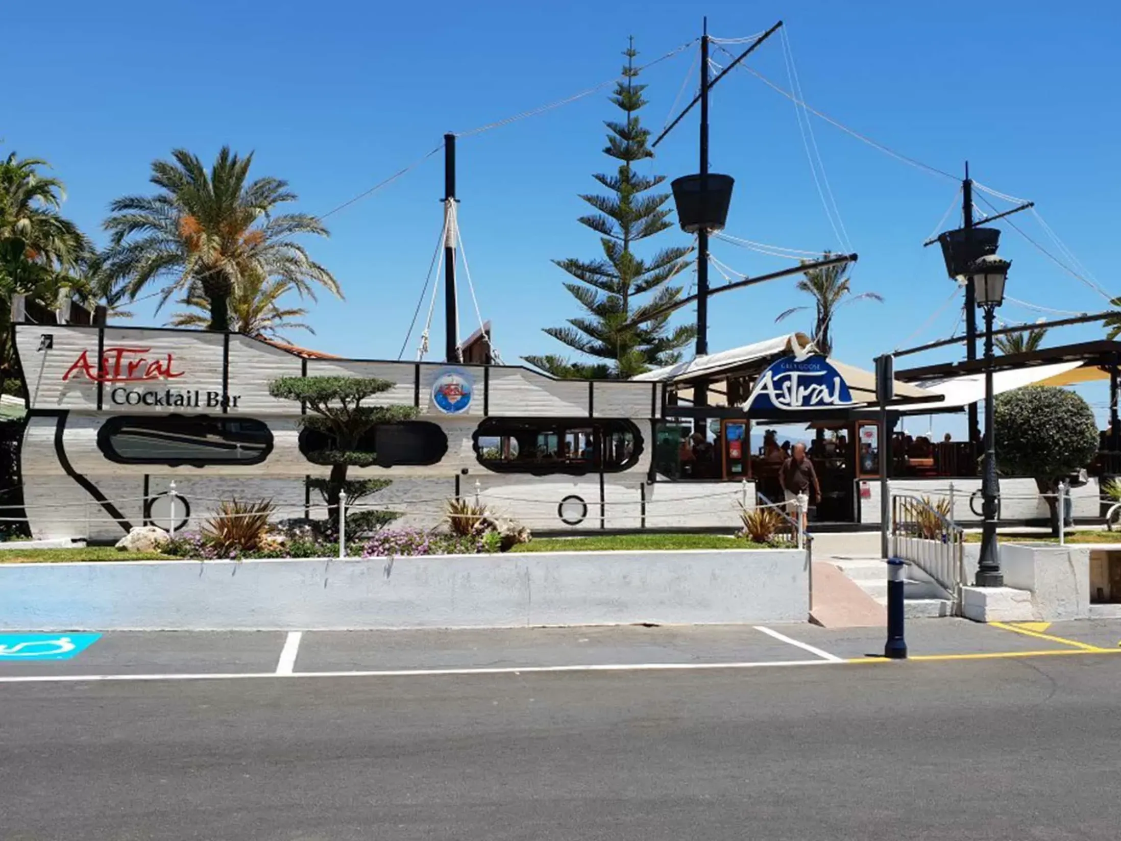 Best Bars in Marbella - ASTRAL Cocktail Bar