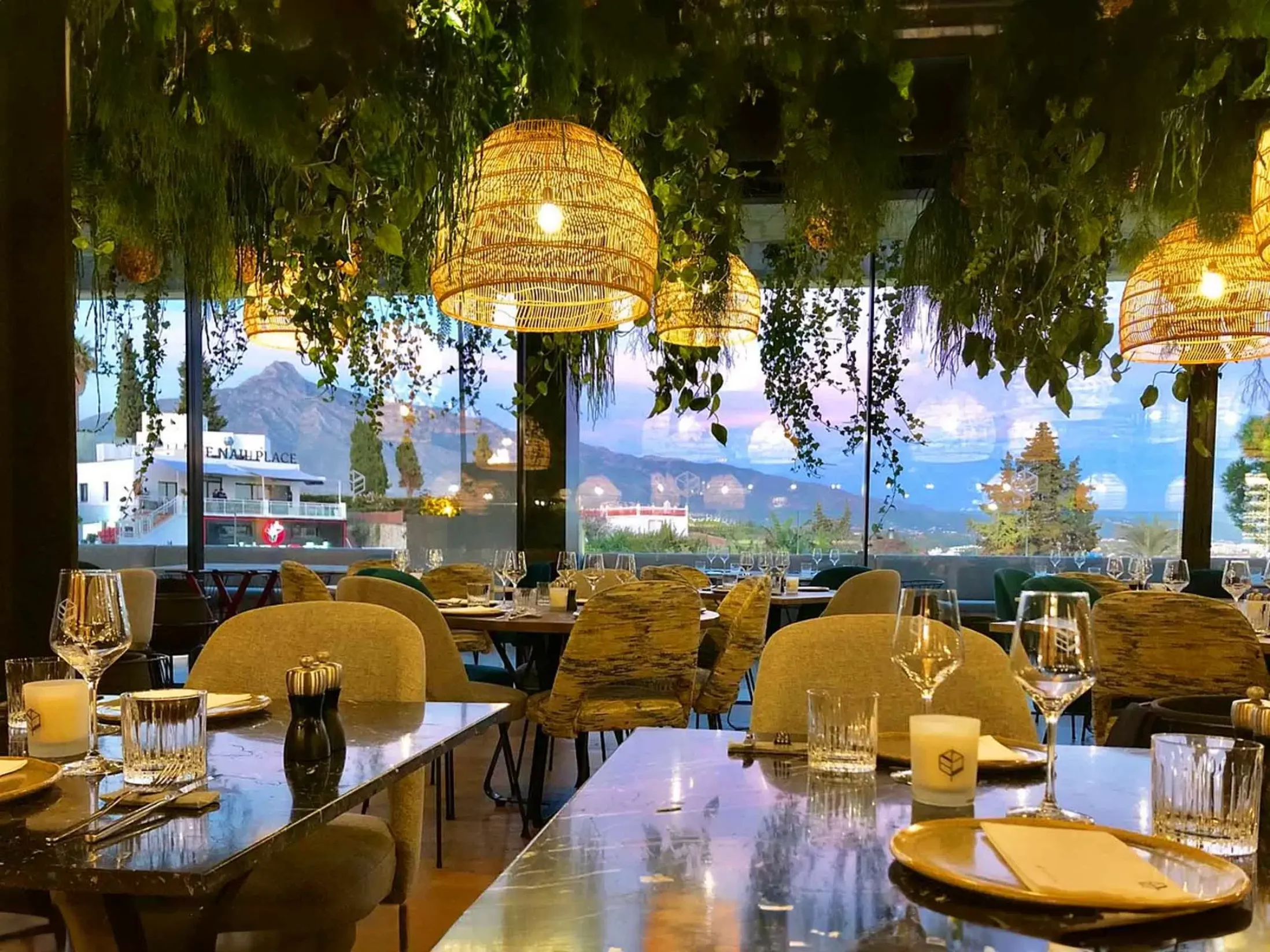 Best Bars in Marbella - Breathe