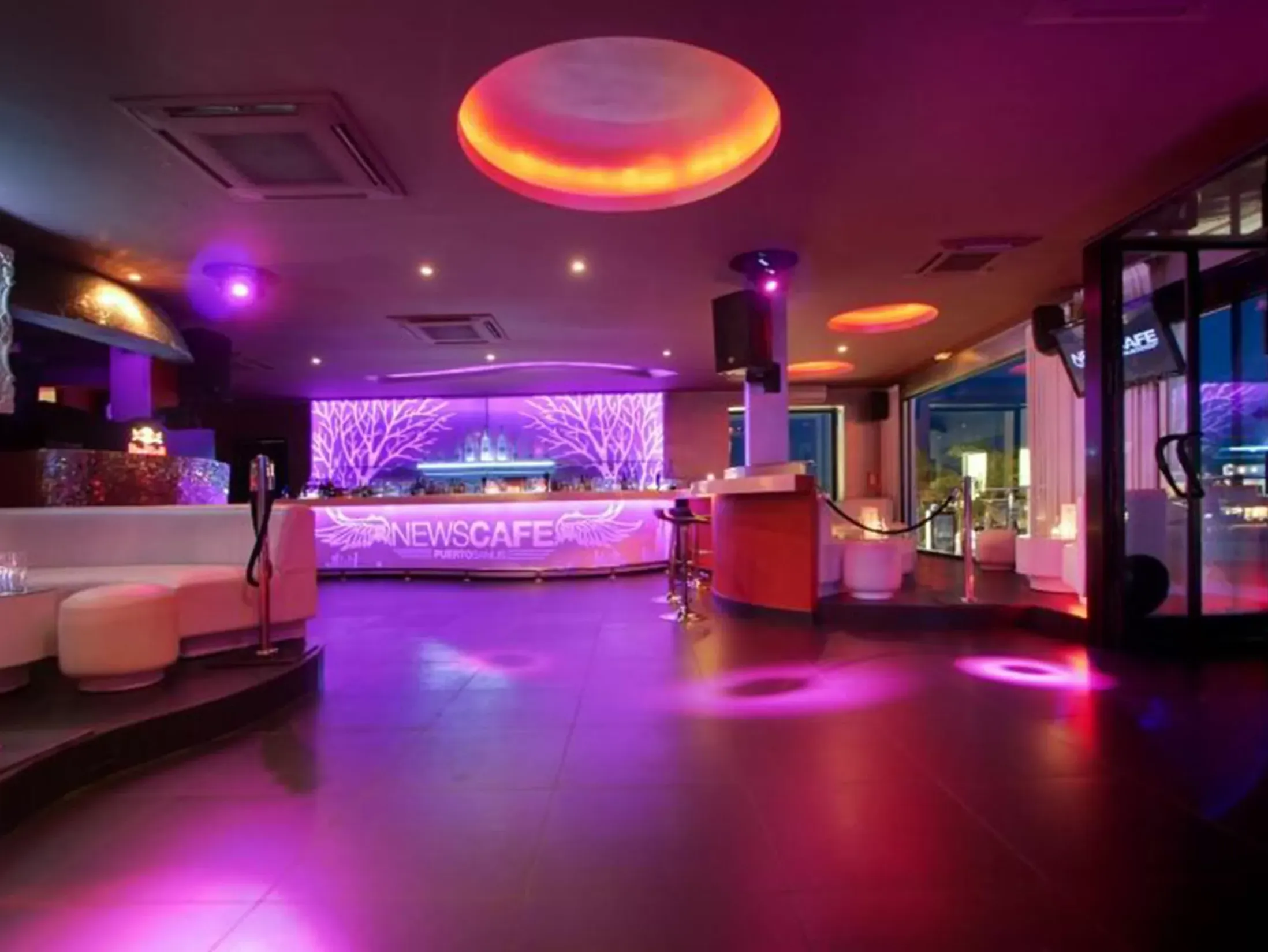 Best Clubs in Marbella - News Café