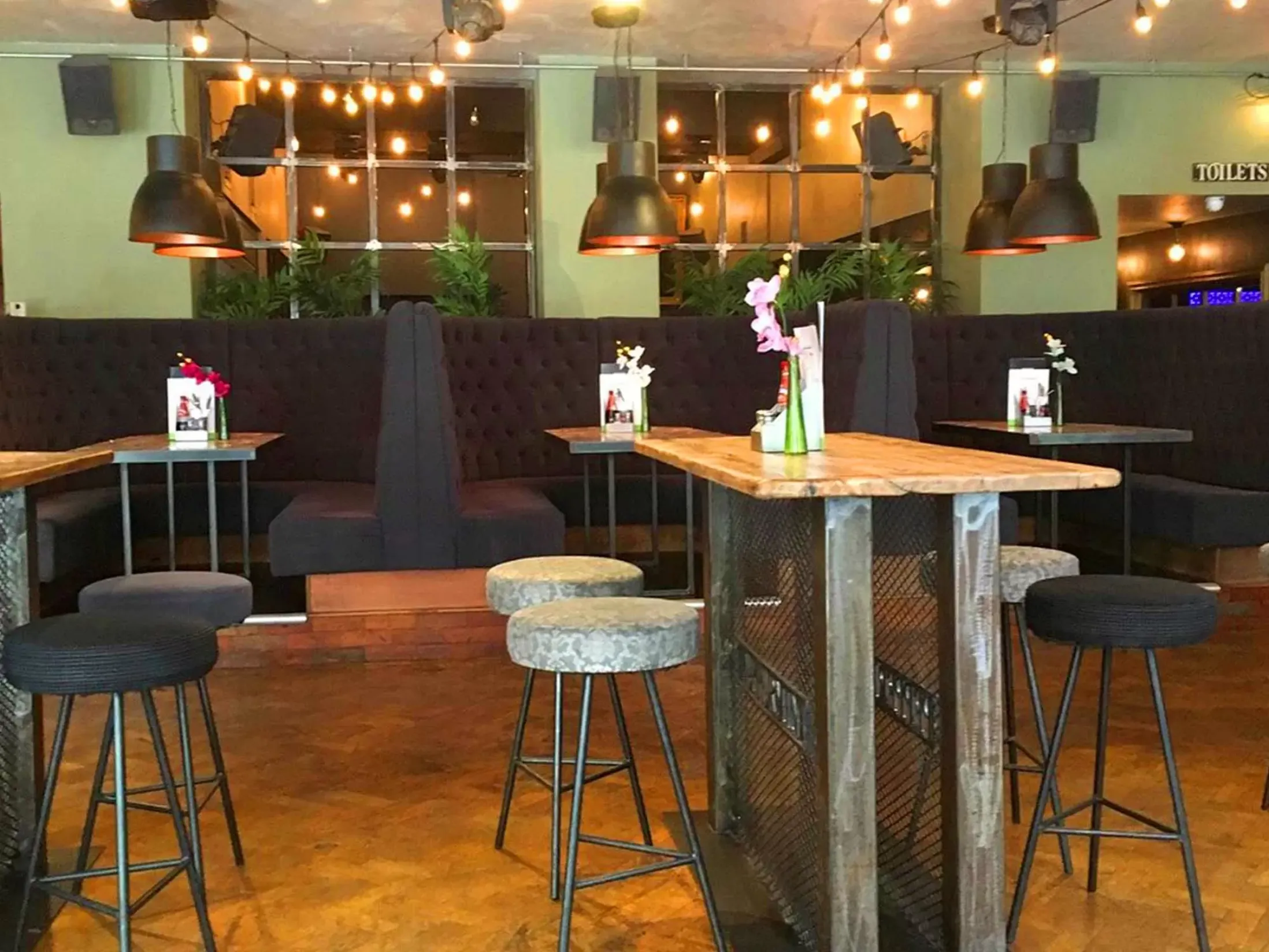 Best Clubs in Swansea - Peppermint