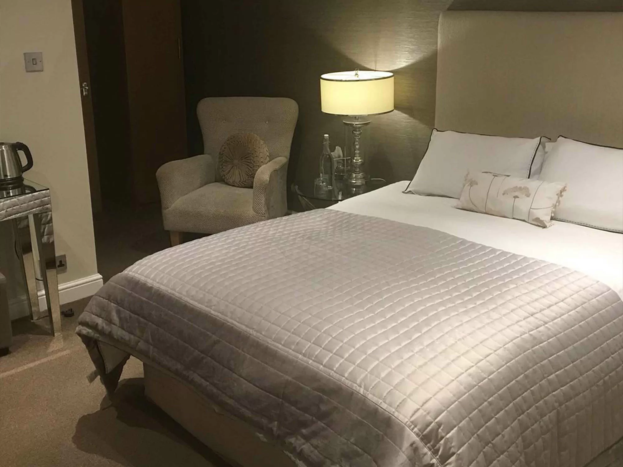 Best Hotels in Leeds - Willow Cottage Leeds Best Hotels in Leeds - Willow Cottage Leeds