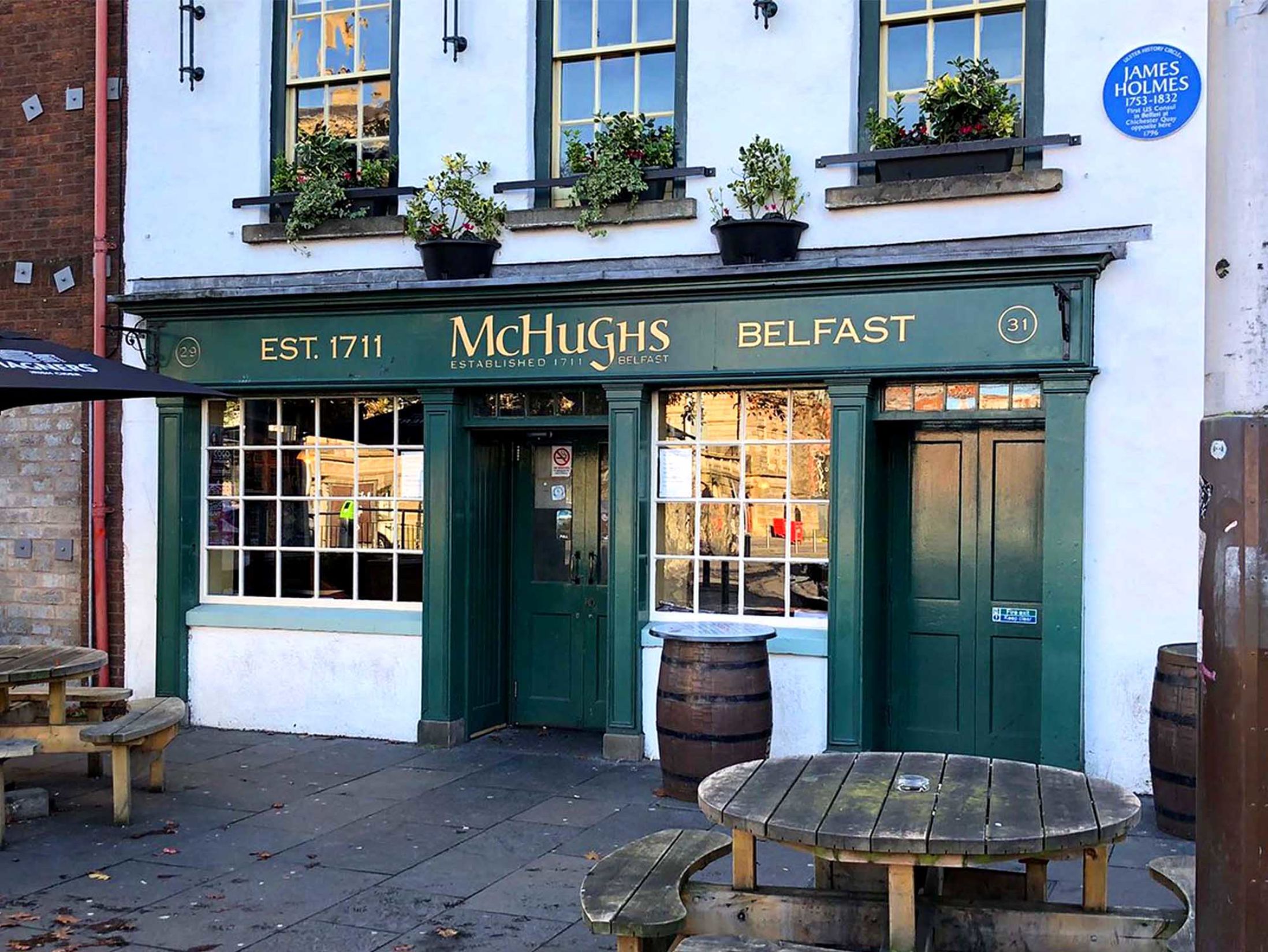 McHugh's Bar - Best Pubs in Belfast