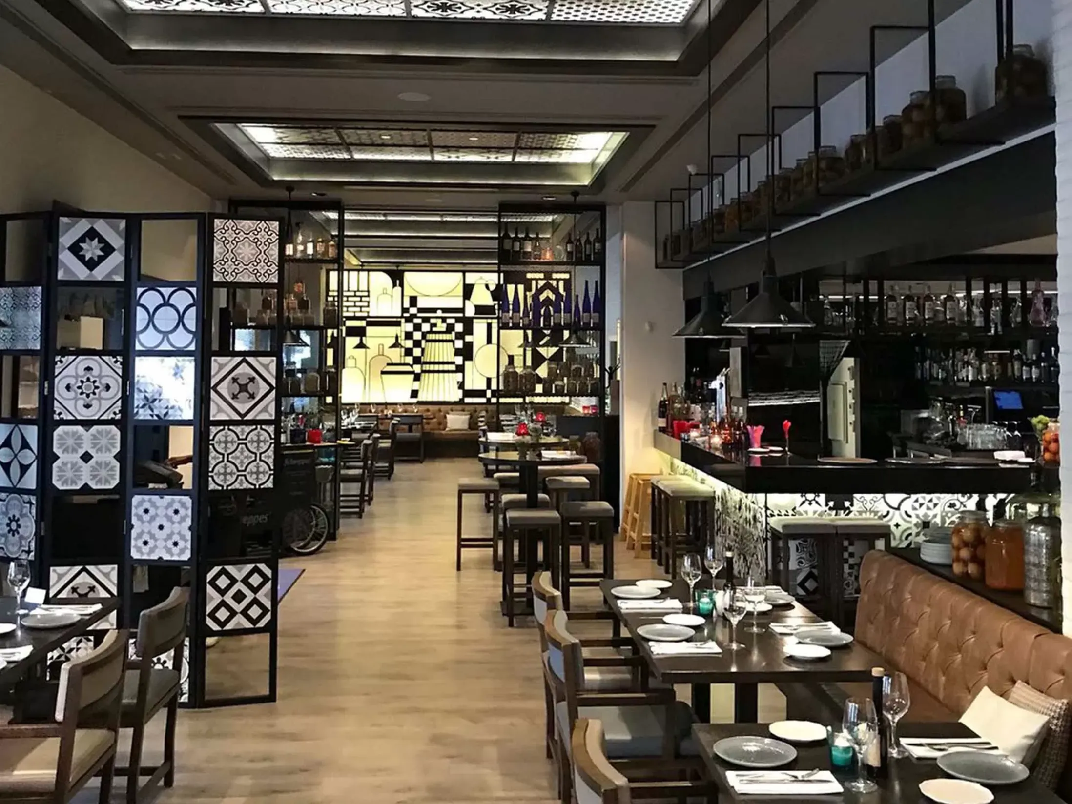 Best Restaurants in Marbella - Paella's Y Mas