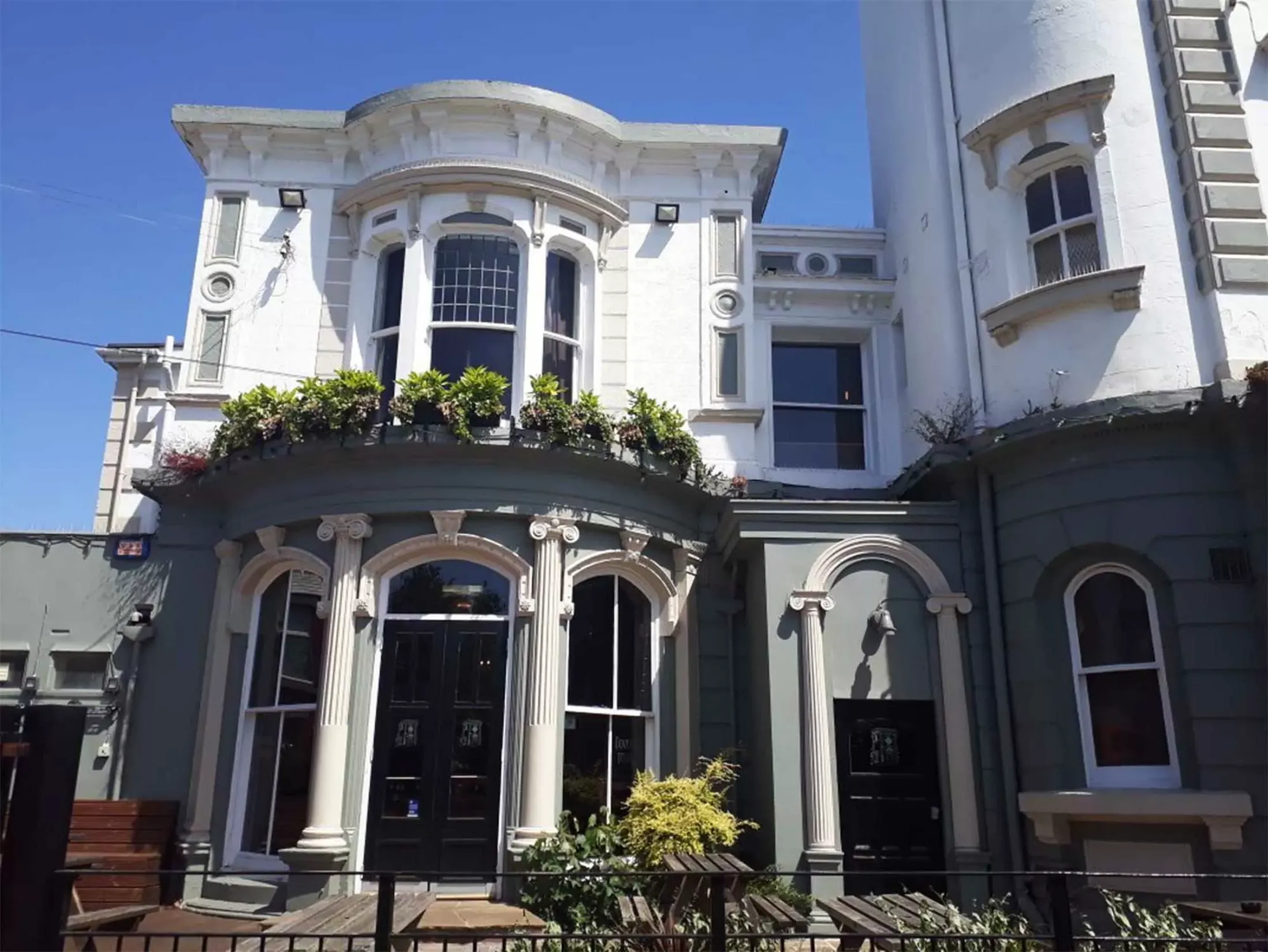 The 13 Best Pubs in Liverpool - Dovedale Towers