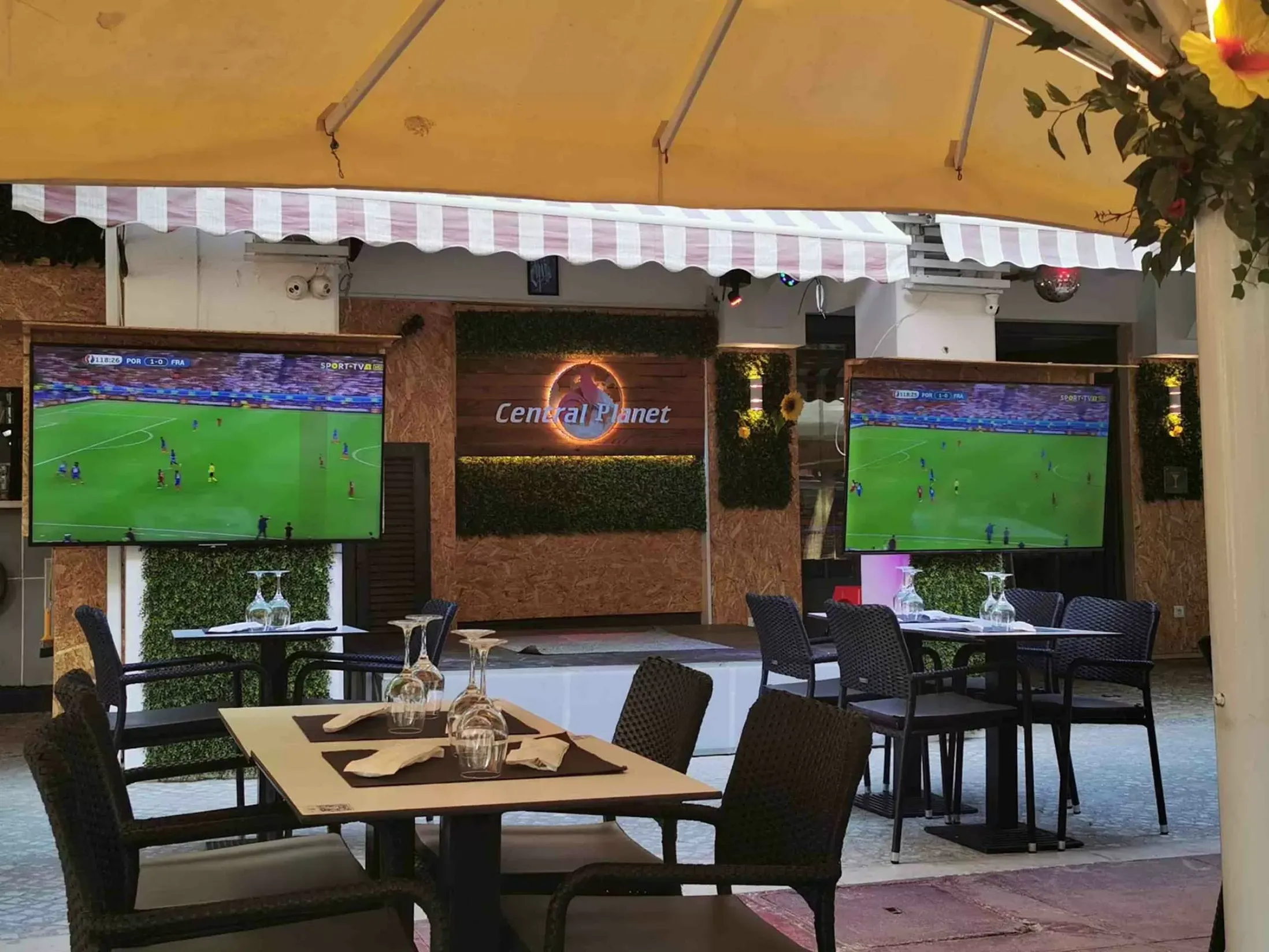 Central Bar - Best Bars in Albufeira