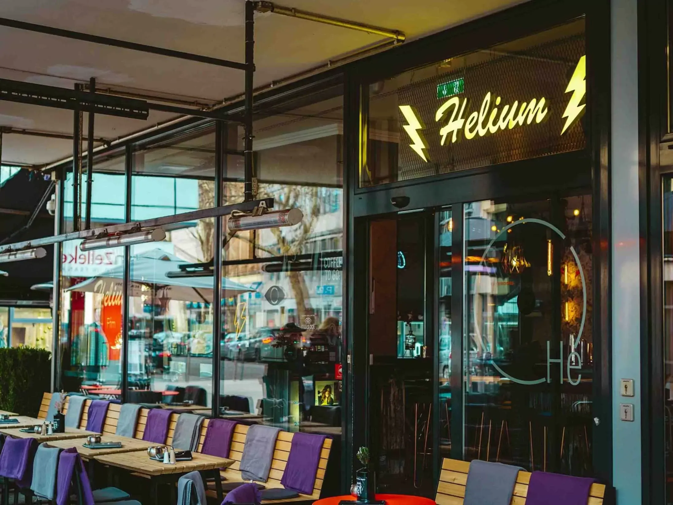 Helium Bar - Best Bars in Frankfurt