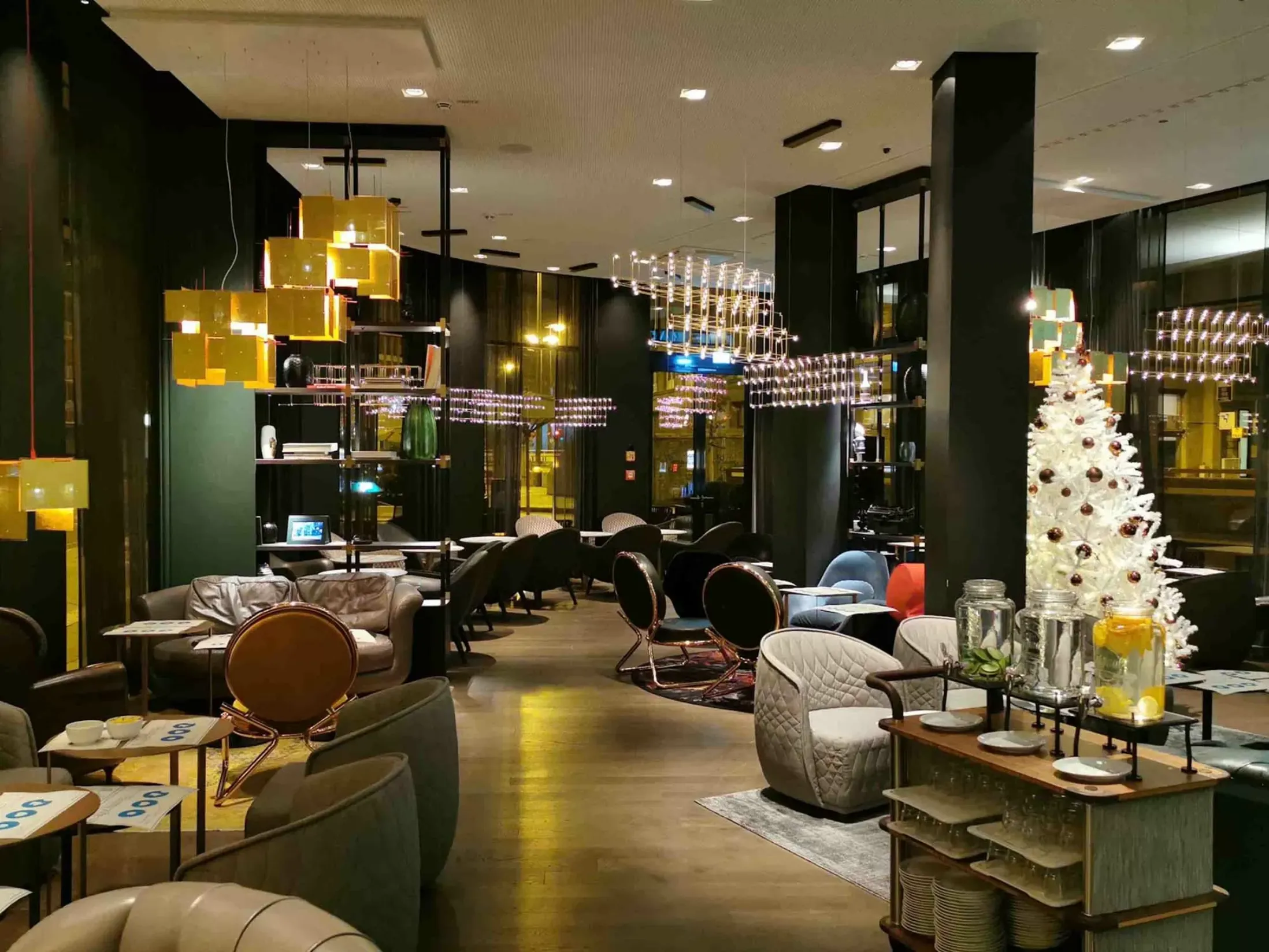 Motel One Frankfurt Romer - Best Hotels in Frankfurt