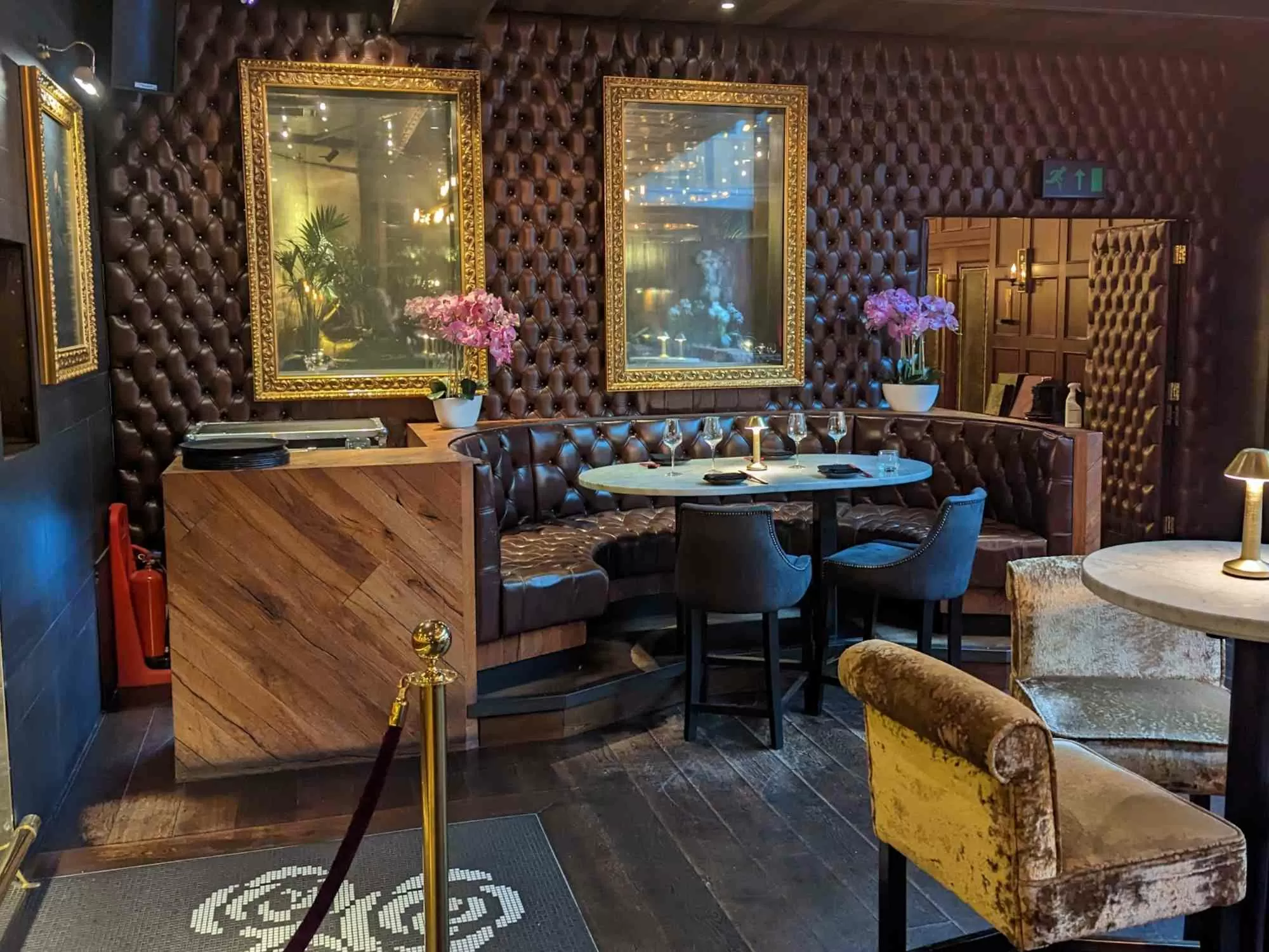 Barbie-Themed Hen Party Bars - Tattu