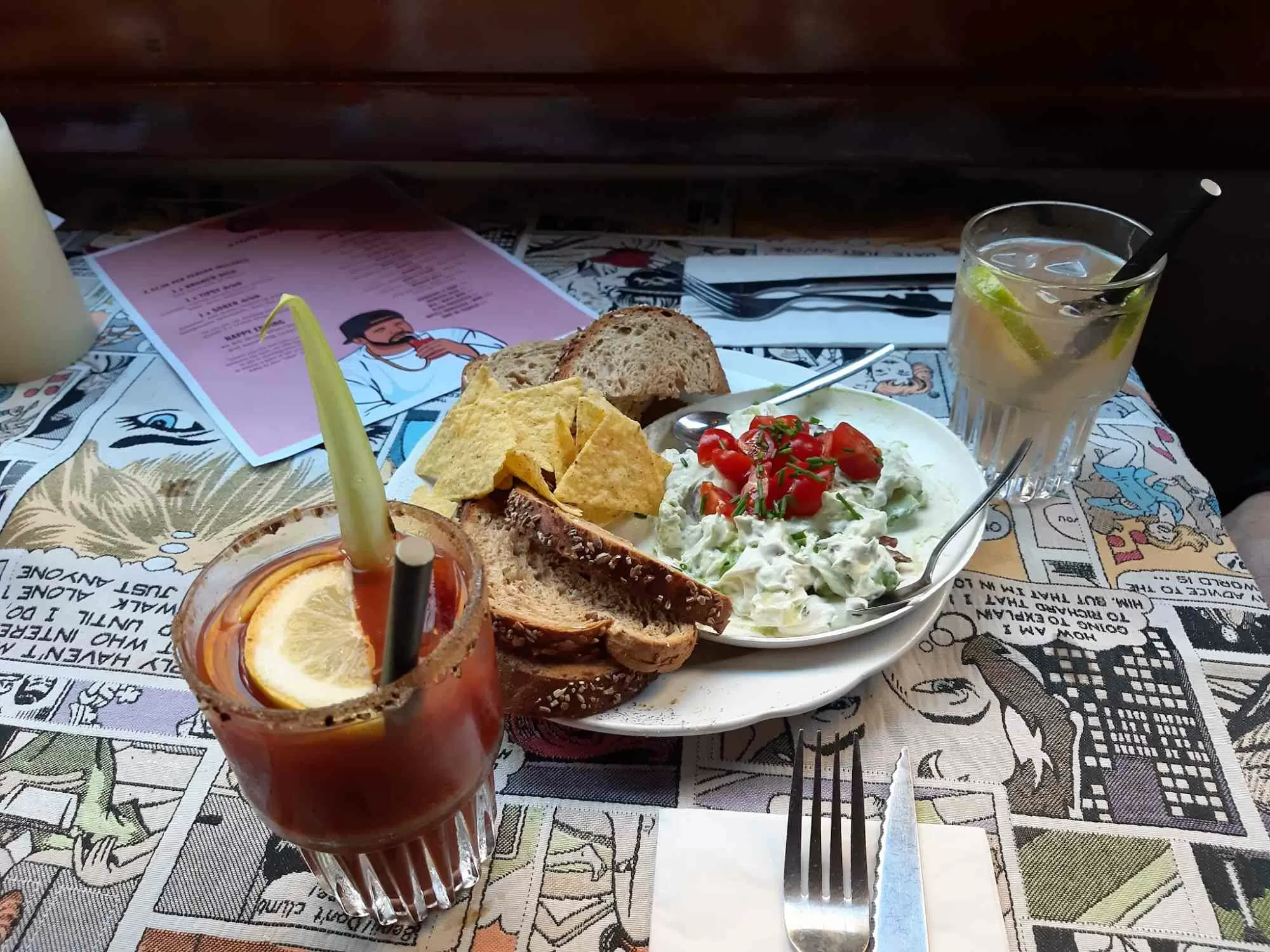 Best Bottomless Brunch in Amsterdam - Miss G’s Brunch Boat Best Bottomless Brunch in Amsterdam - Miss G’s Brunch Boat