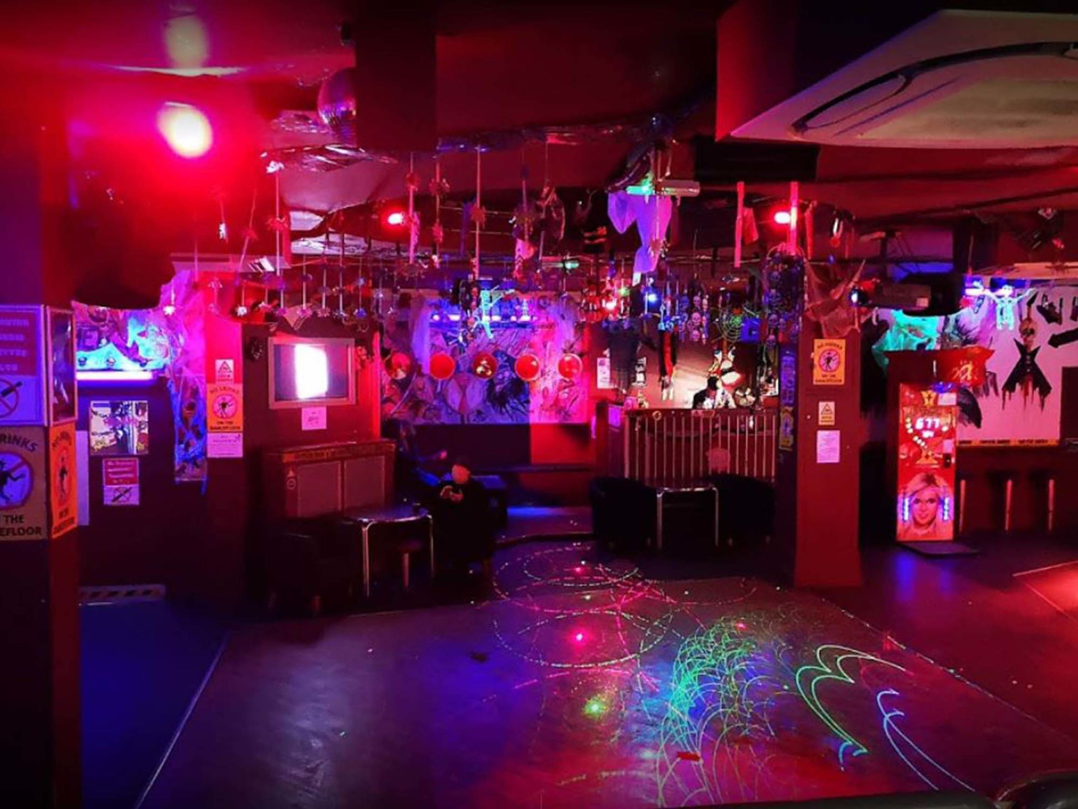 Best Clubs in Blackpool - The Tache Rock Club