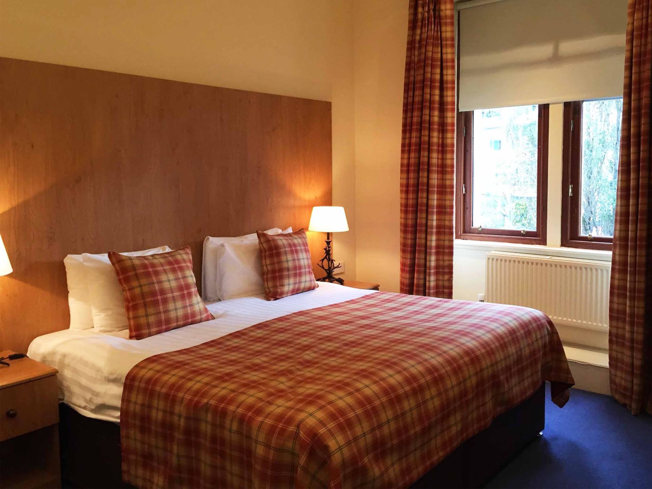 Best Hotels in Glasgow - The Piper's Tryst