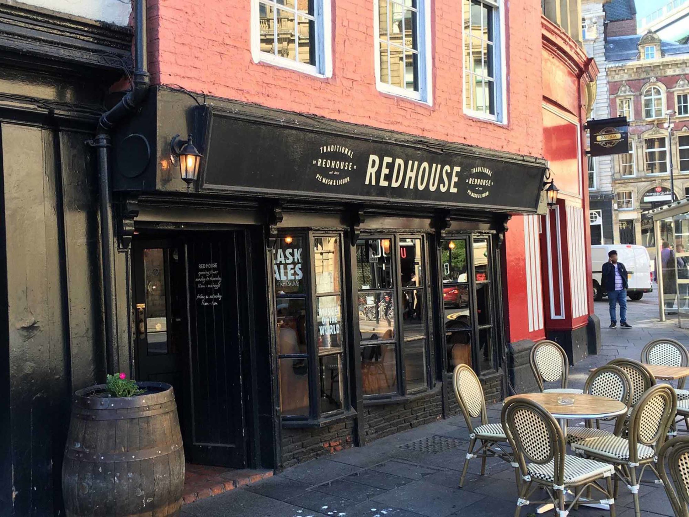 Best Pubs in Newcastle - RedHouse Pub