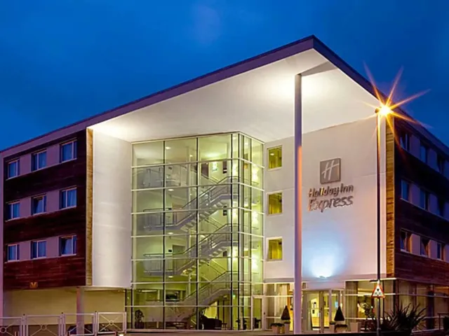 Holiday Inn Express Chester Racecourse