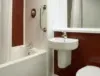 Travelodge Chester Central - Bathroom