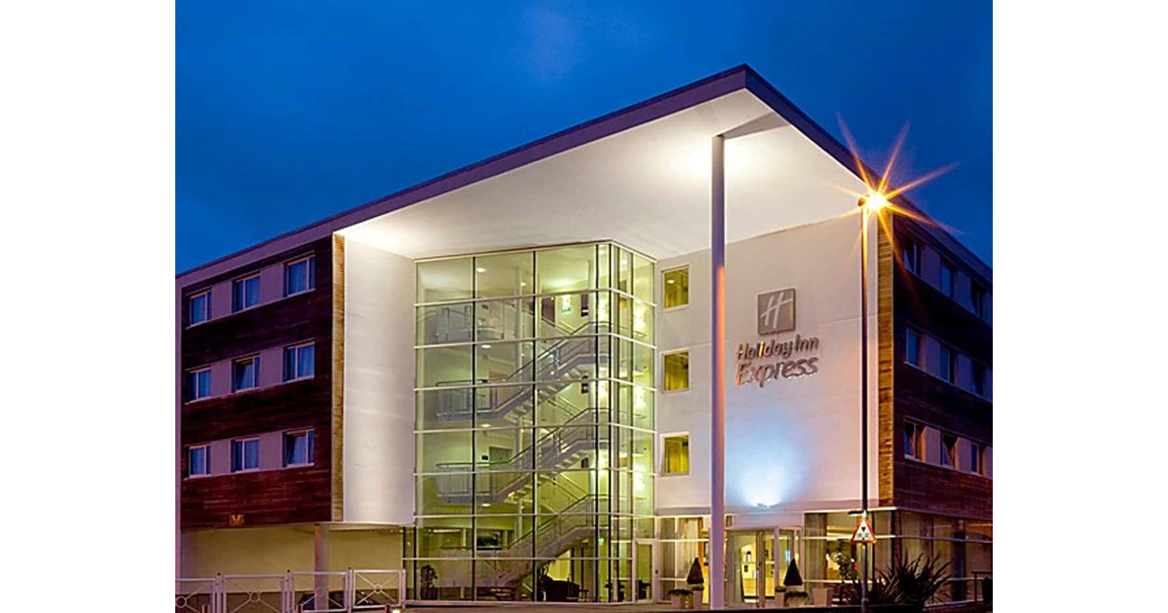 Holiday Inn Express Chester Racecourse Unique Central Hotel