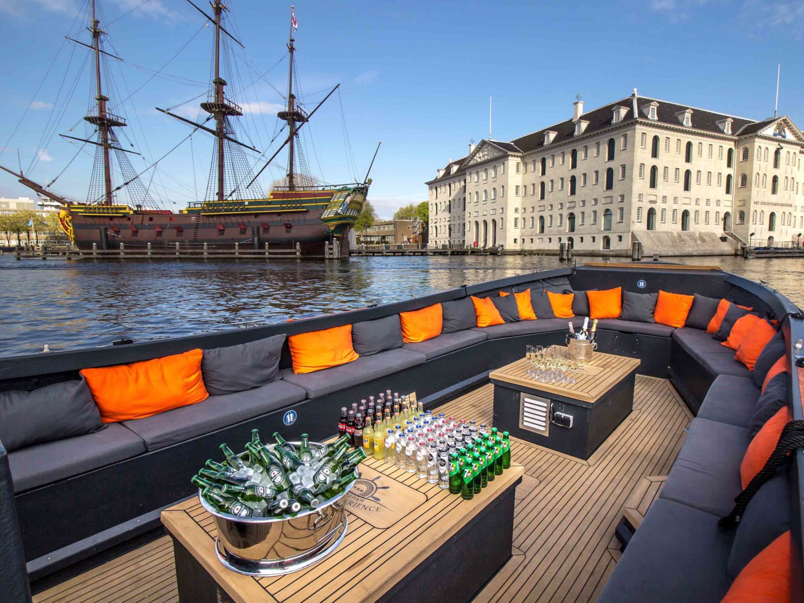boat cruise amsterdam drinks