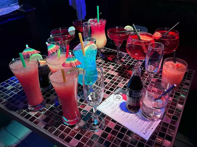 Bar Crawl & Club Entry