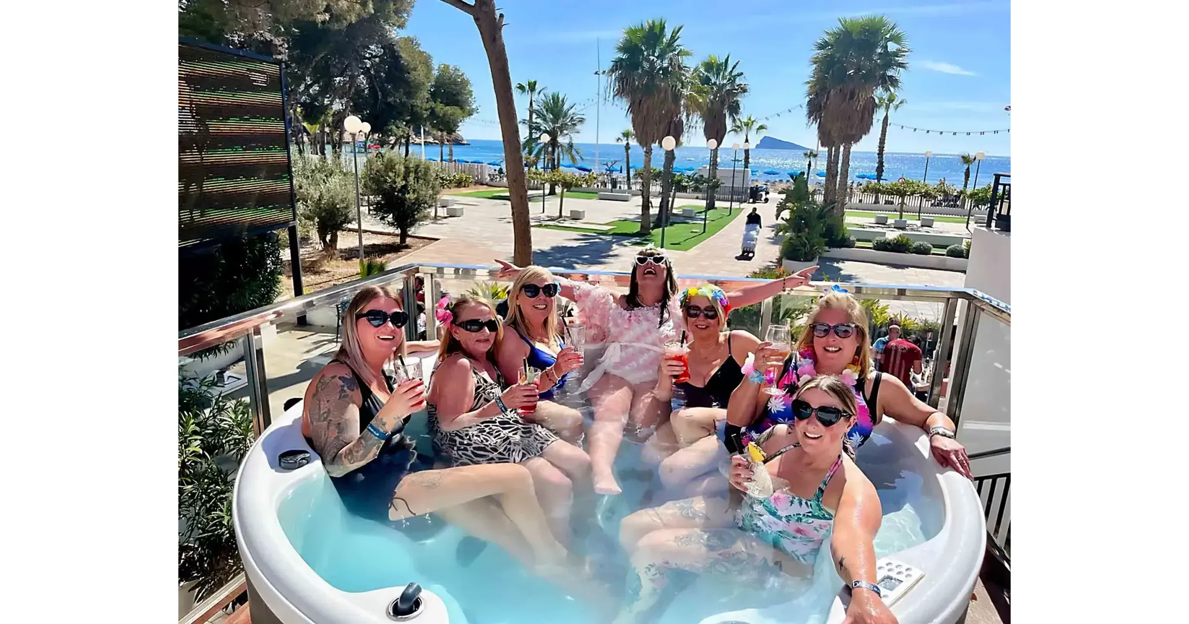 Oasis VIP Rooftop Terrace Jacuzzi Hen Party in Benidorm | Funktion Events