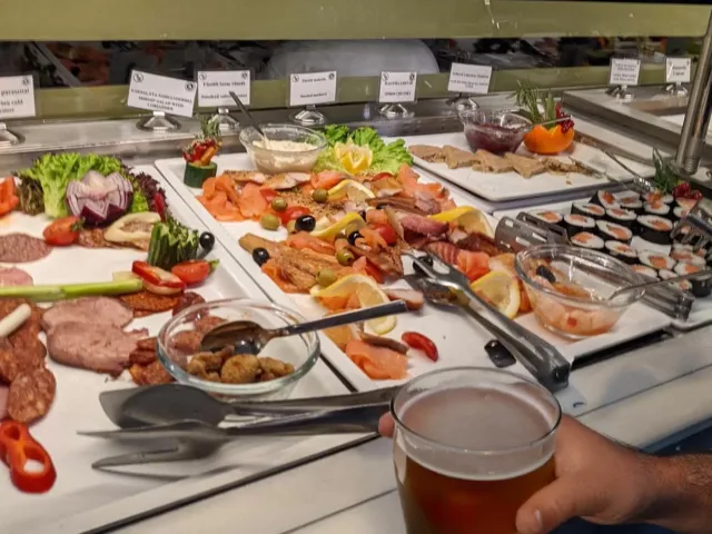 Buffet Meal & Drinks