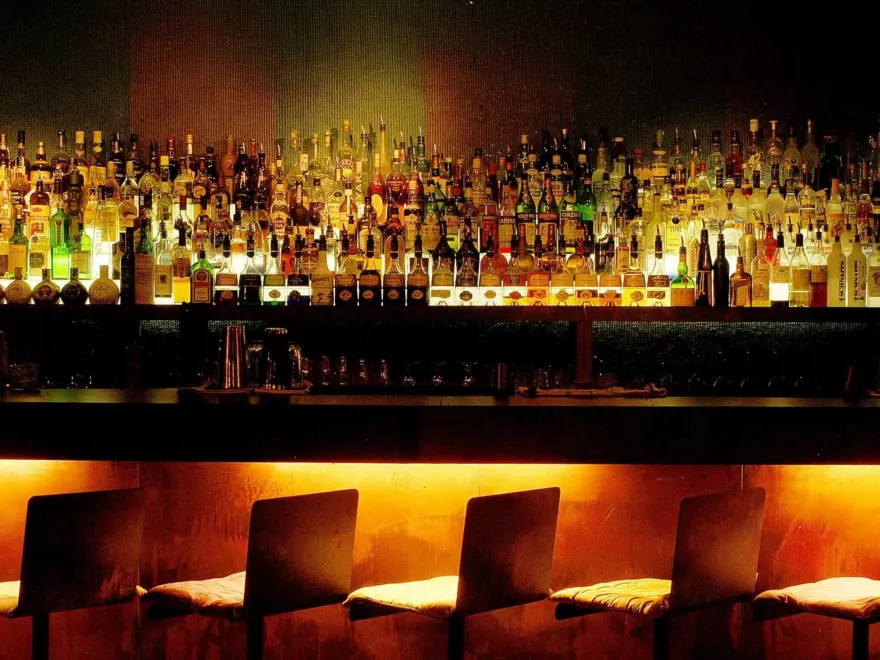 Bar Crawl with Free Drinks & Club Entry