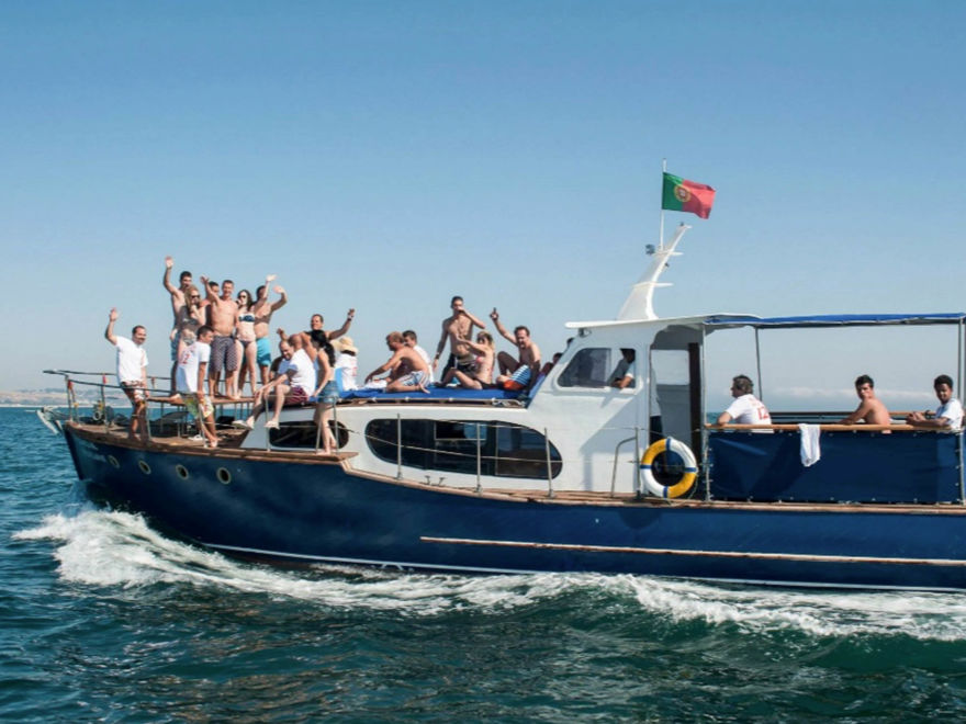 Private Motor Yacht - 2 Hours
