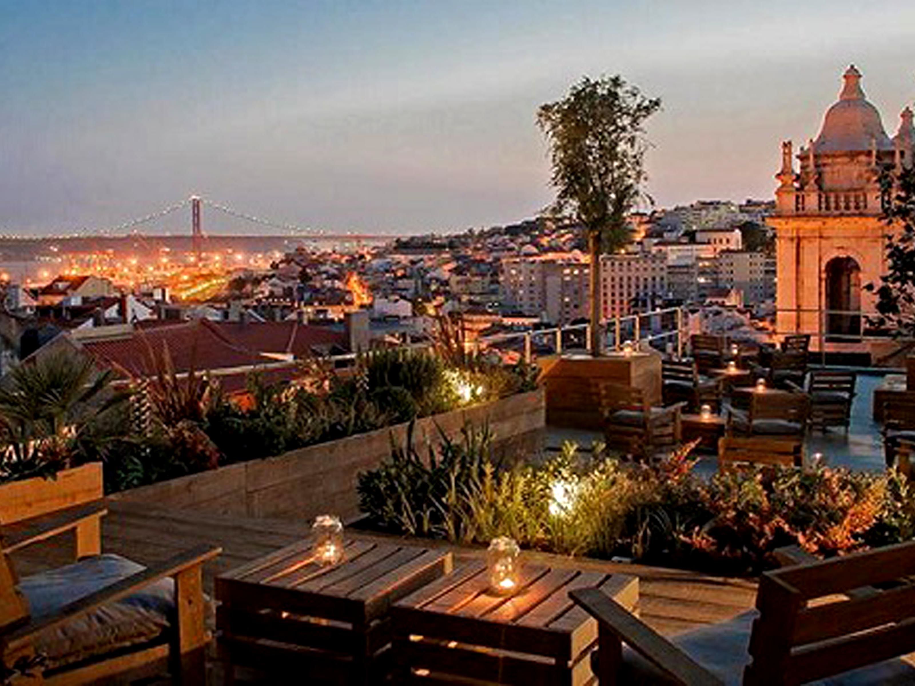 Rooftop Bar Crawl Hen Party in Lisbon