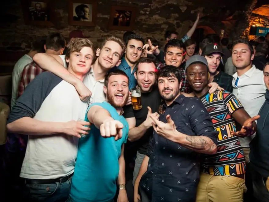 Bar Crawl with Unlimited Beers