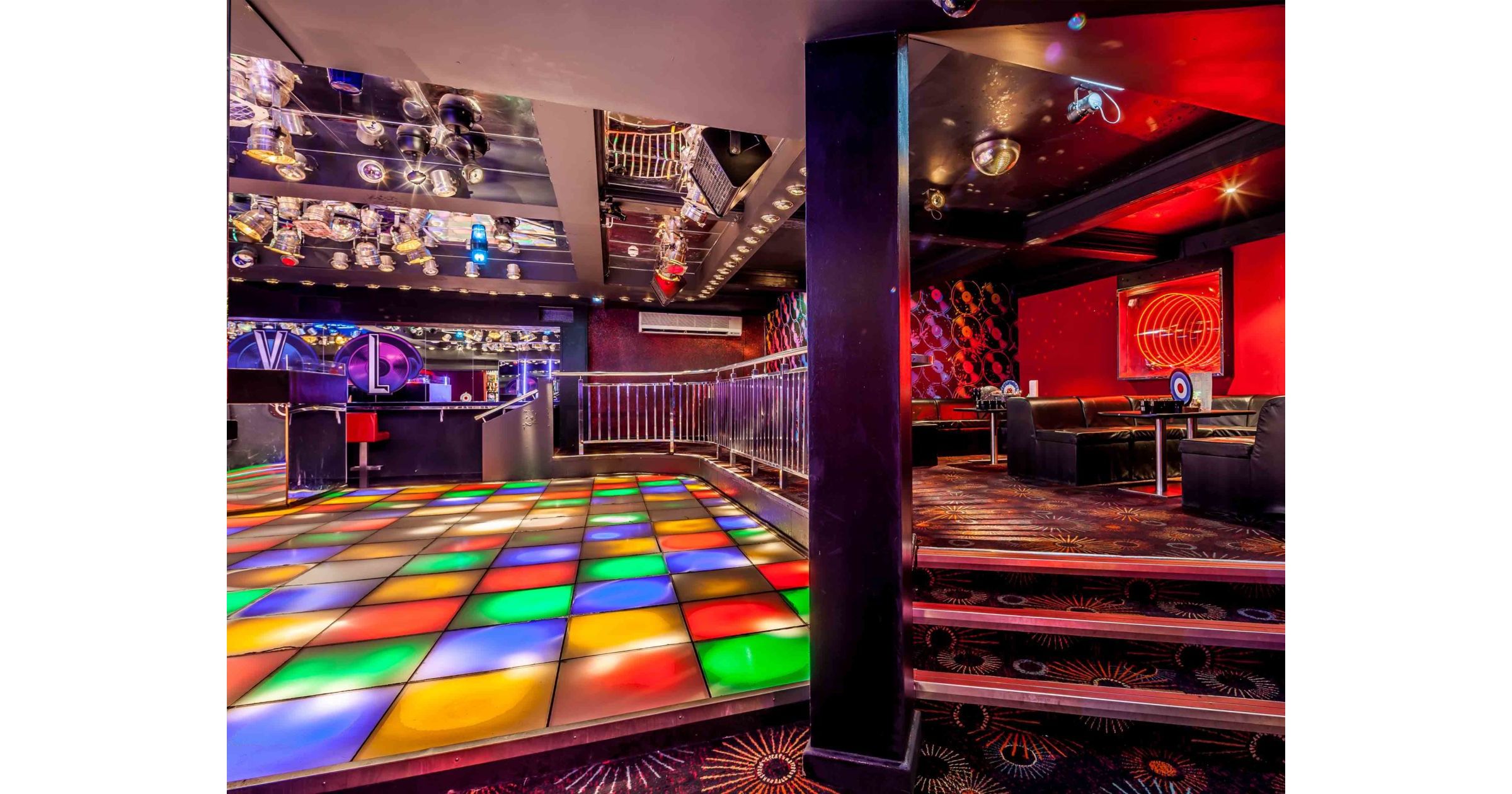 Atik Bar & Club Entry Hen Party in Oxford