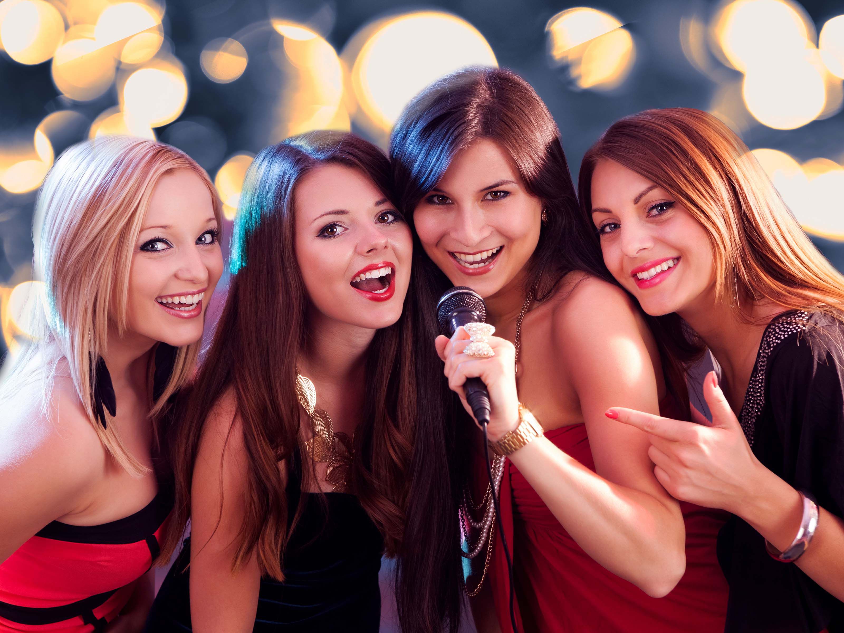 Karaoke Pods & Drinks Hen Party in Leeds