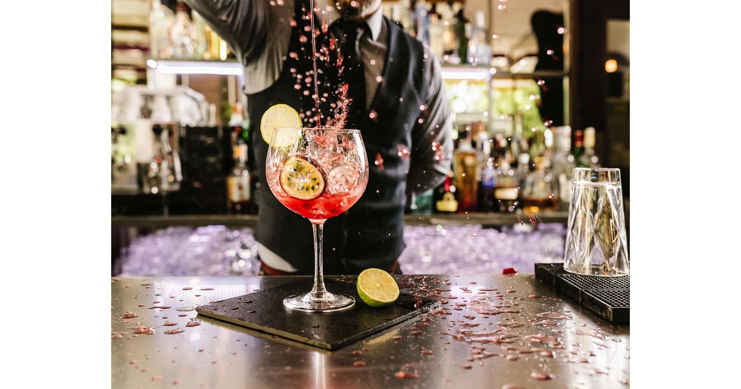 mobile-cocktail-making-team-building-in-durham